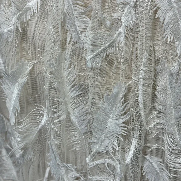 Baltic Born off white feather small - Picture 10 of 11